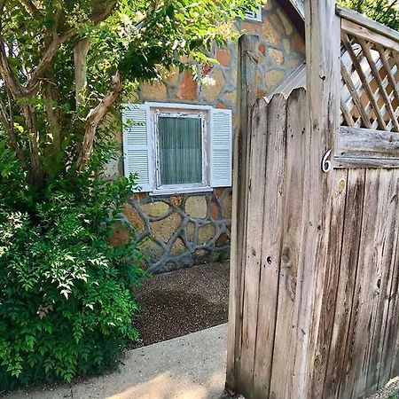 D'Vinery Rock Cottage/ #6 يوريكا سبرينغز المظهر الخارجي الصورة